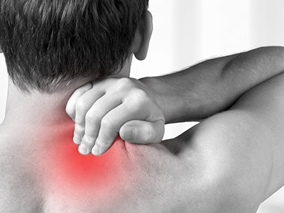 頸椎捻挫(けいついねんざ)・外傷性頚部症候群